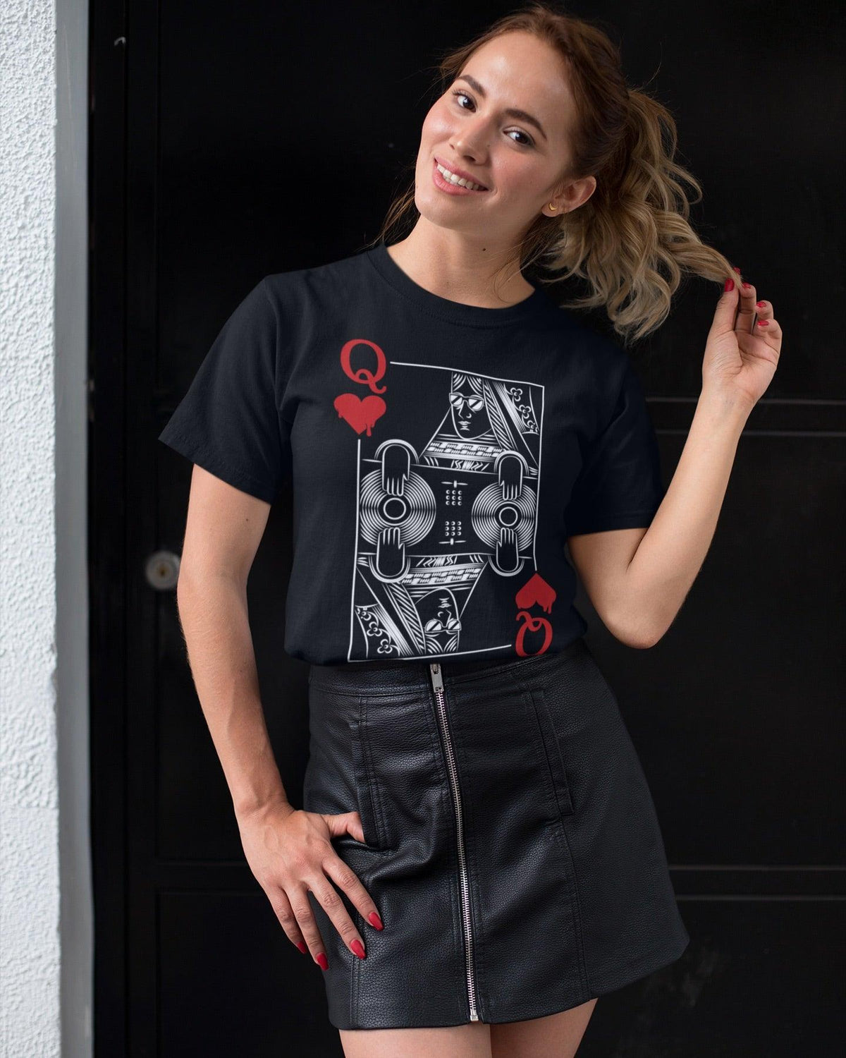 Dj Queen Softstyle T-Shirt | Techno Outfit